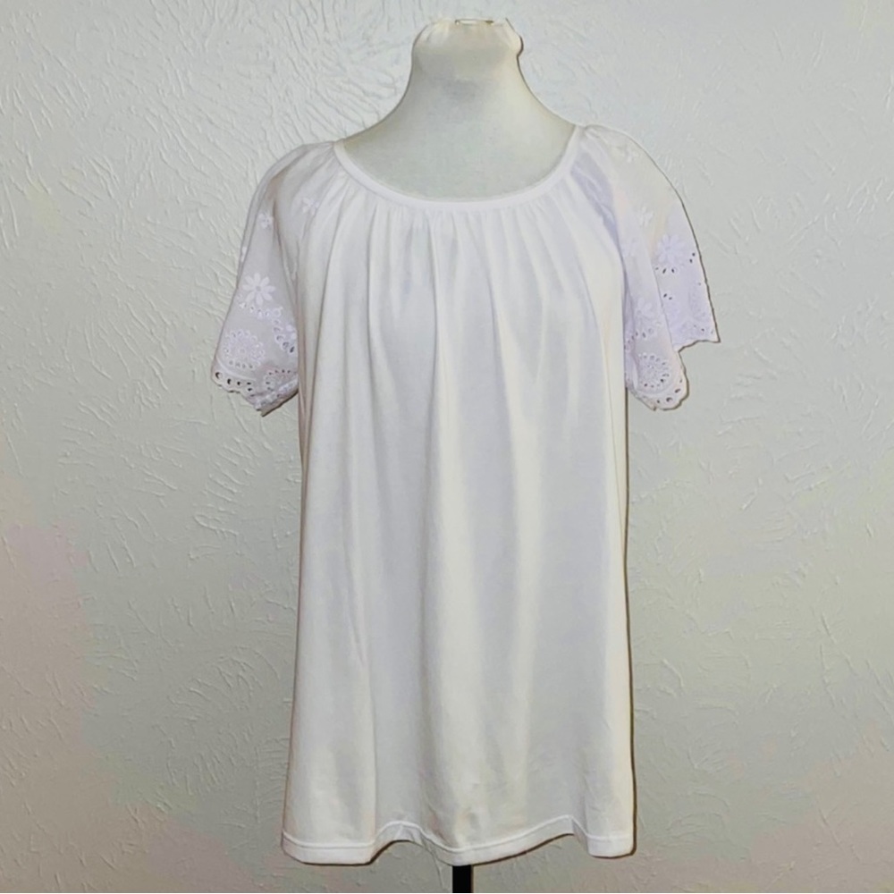 AGNES & DORA Medium White Eyelet Sleeved Top NEW dainty and comfortable❤️